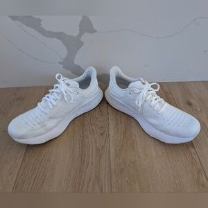 New Balance All-White Men's Athletic Shoes - 1080v12 Fresh Foam X - Size 10.5